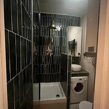 Apartment Vue Moulin Rouge Paris